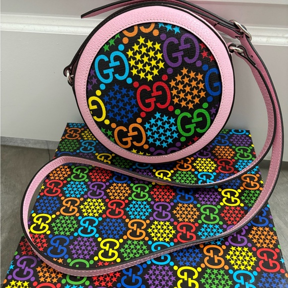 Gucci Pink Crossbody Bag with Iconic GG Pattern - Picture 1 of 3